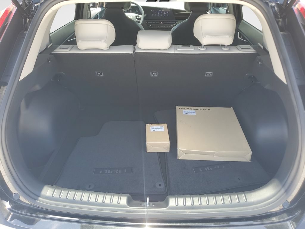 Used 2025 Kia Niro EX FWD image 9