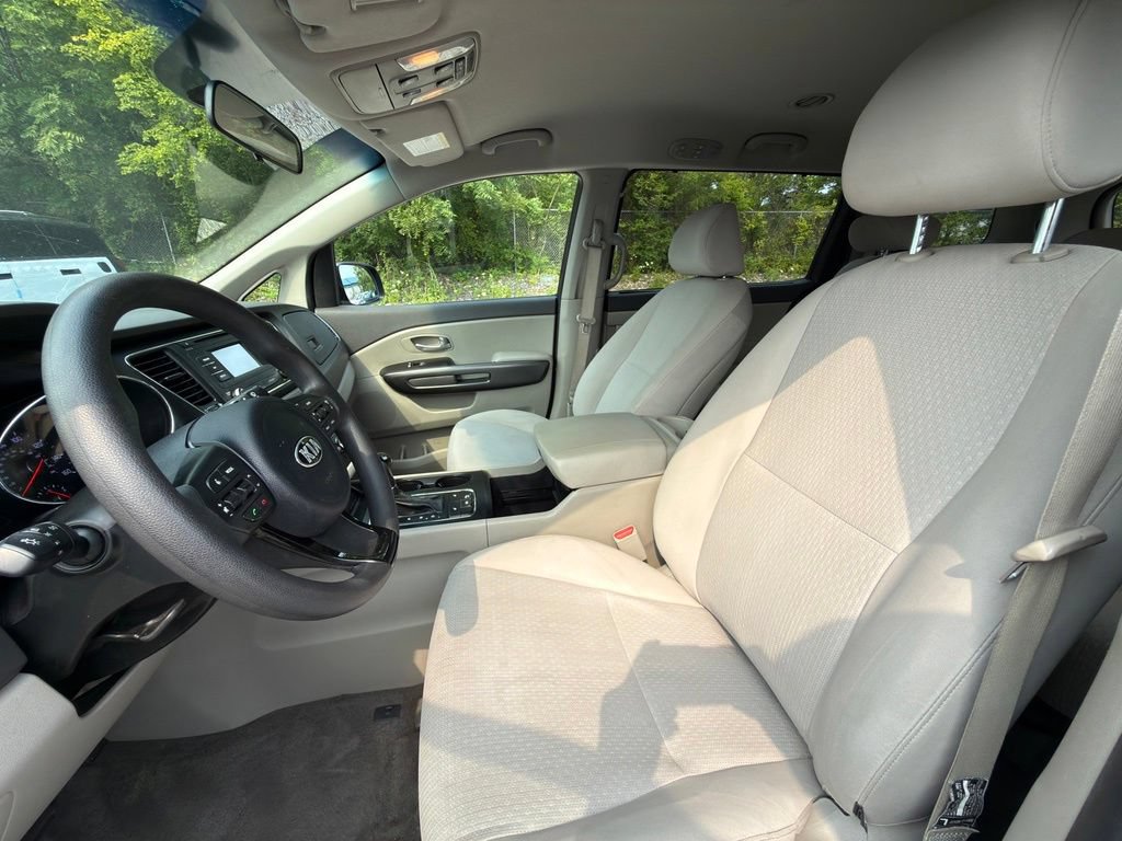 Used 2016 Kia Sedona LX w/ LX Convenience Package FWD image 10