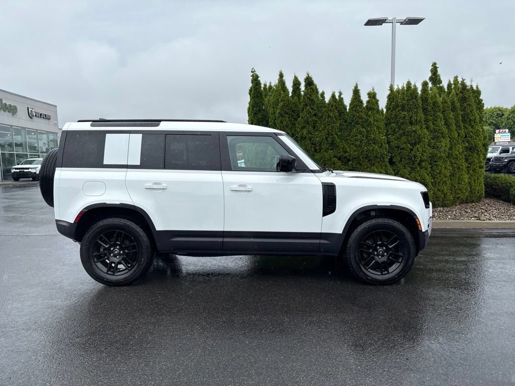 Used 2025 Land Rover Defender 110 S AWD/4WD image 2