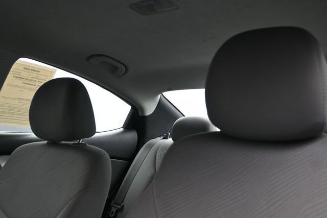Used 2013 Hyundai Elantra GLS w/ Preferred Pkg FWD image 7