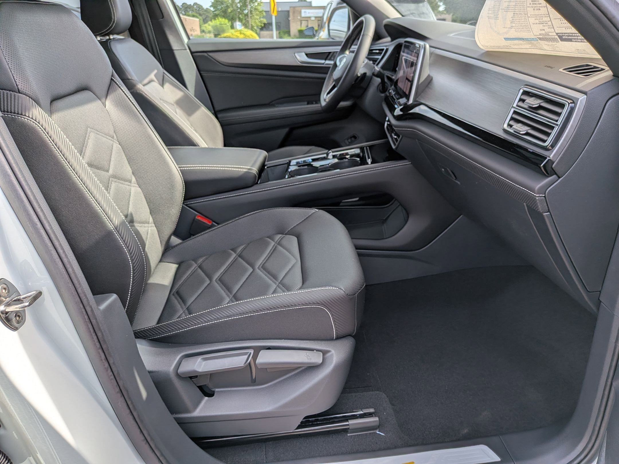 New 2026 Volkswagen Atlas Cross Sport SE AWD/4WD image 35