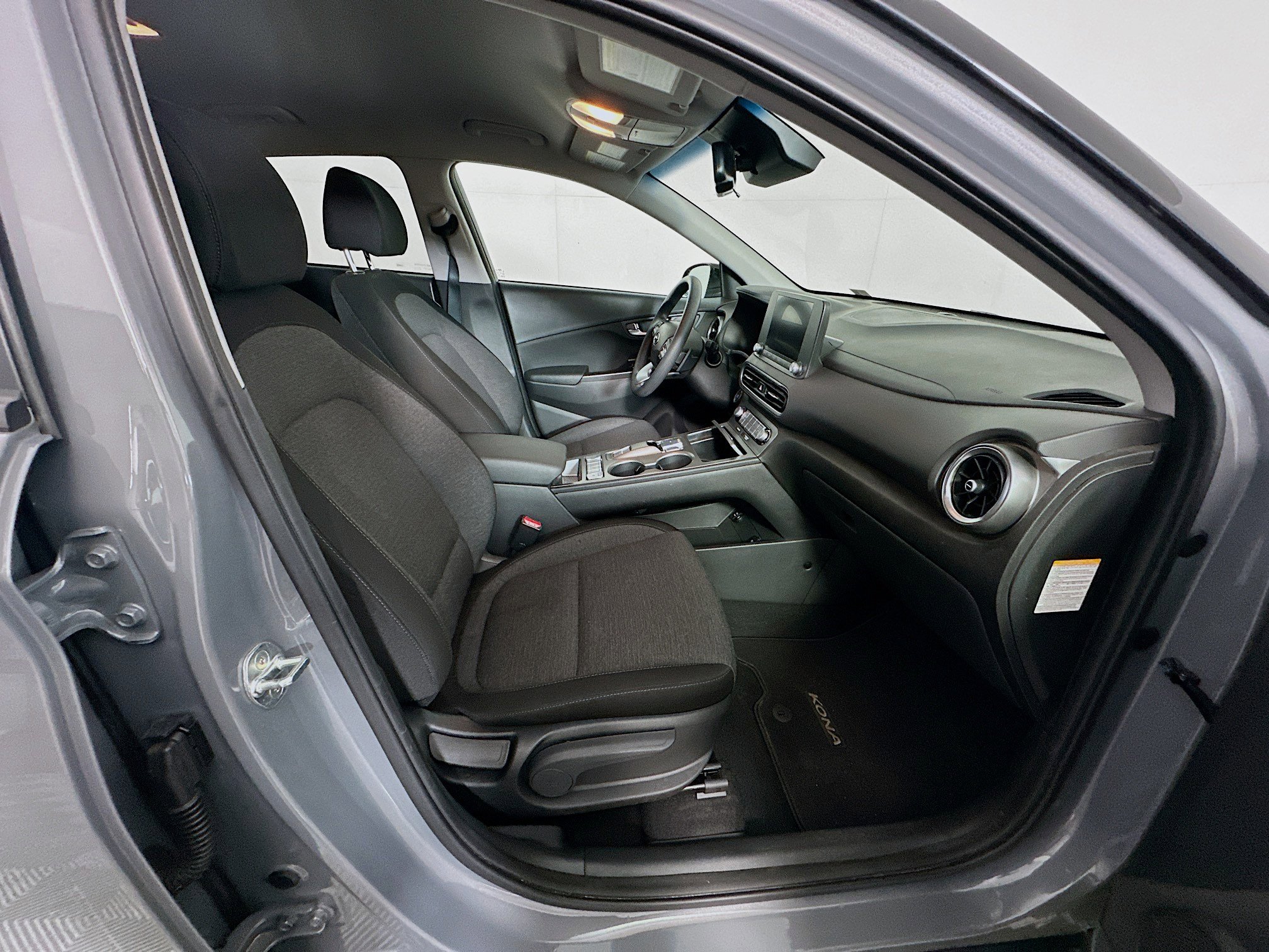 Used 2023 Hyundai Kona SE image 31