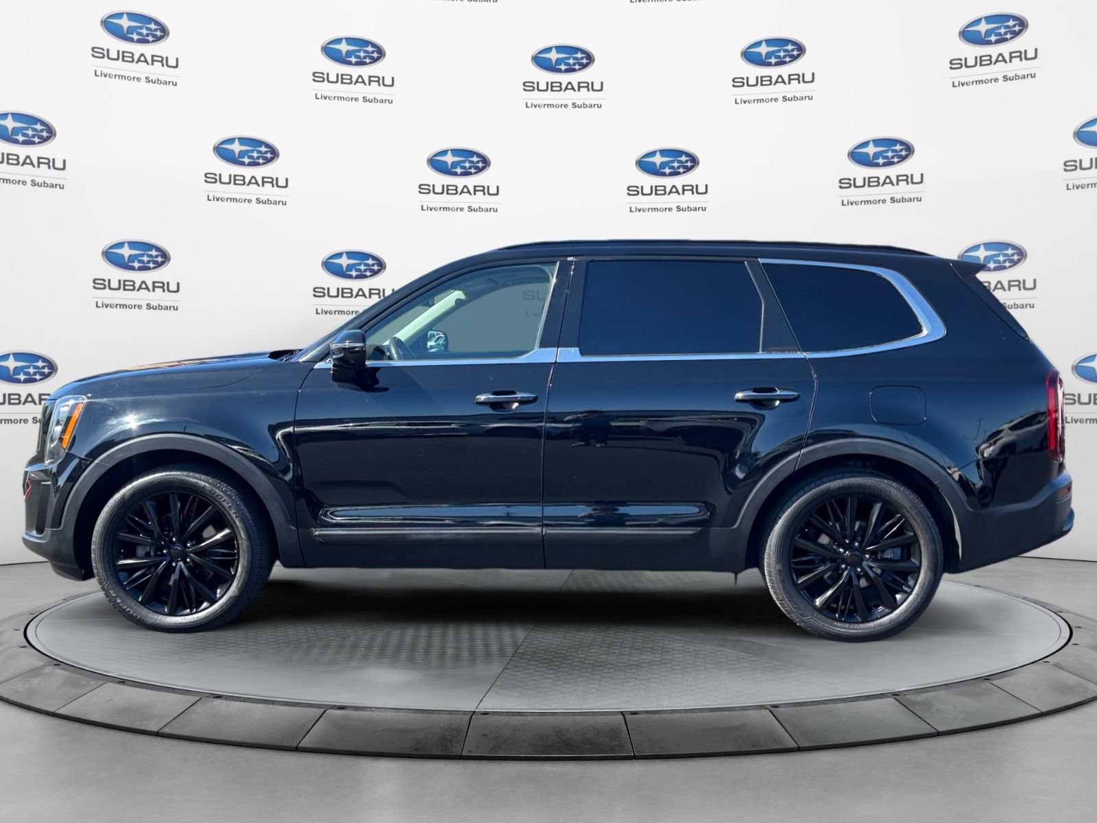 Used 2021 Kia Telluride SX w/ Towing Package FWD image 2