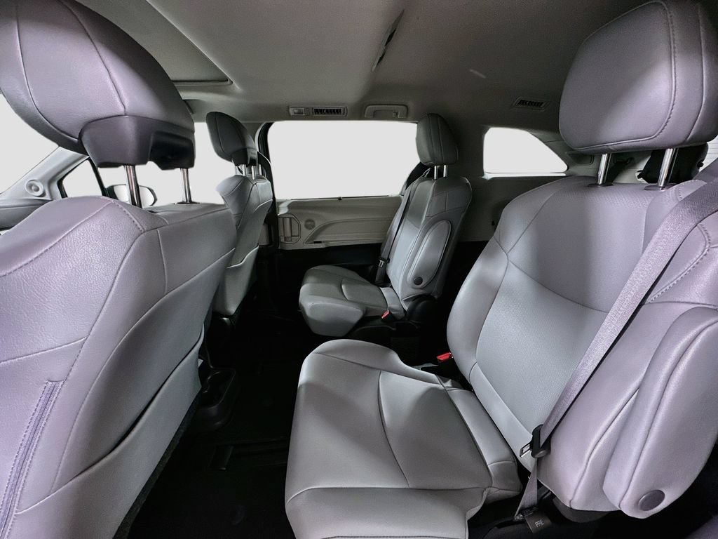 Certified 2022 Toyota Sienna XLE w/ XLE Plus Package AWD/4WD image 24