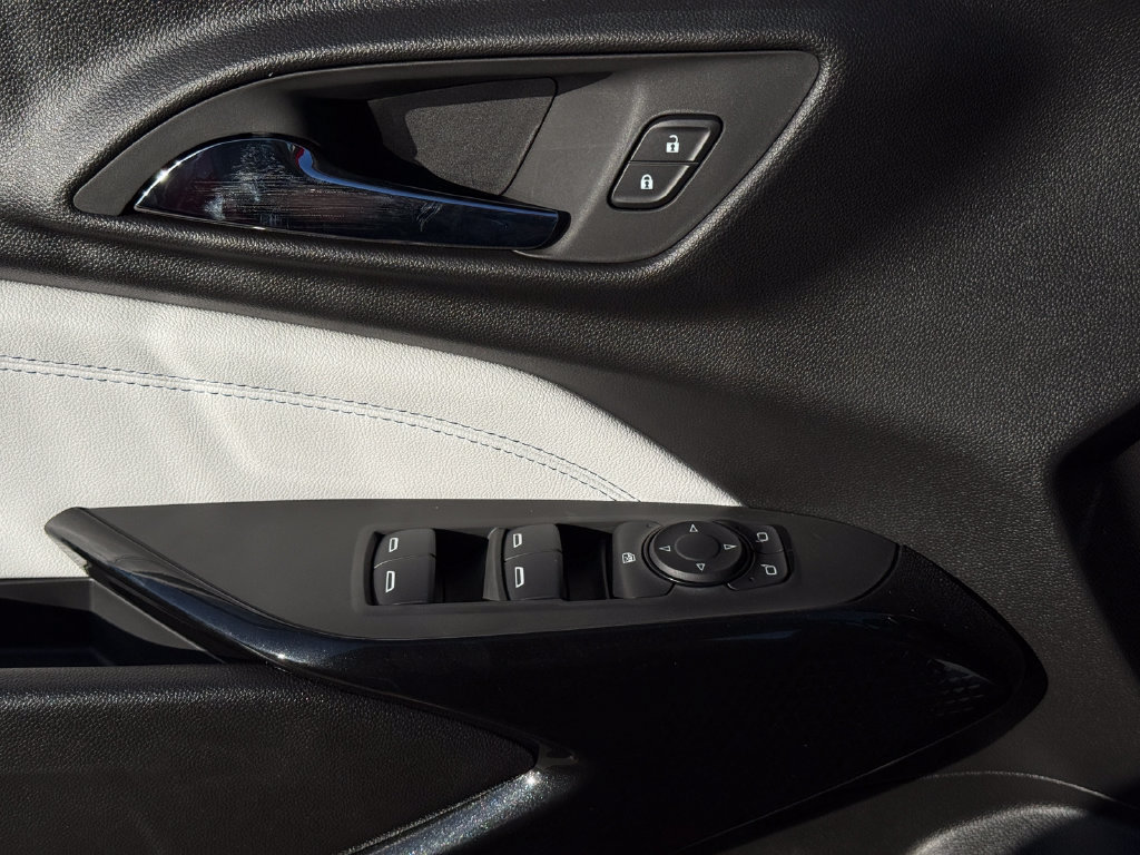 New 2026 Chevrolet Trax LT w/ LT Convenience Package FWD image 16