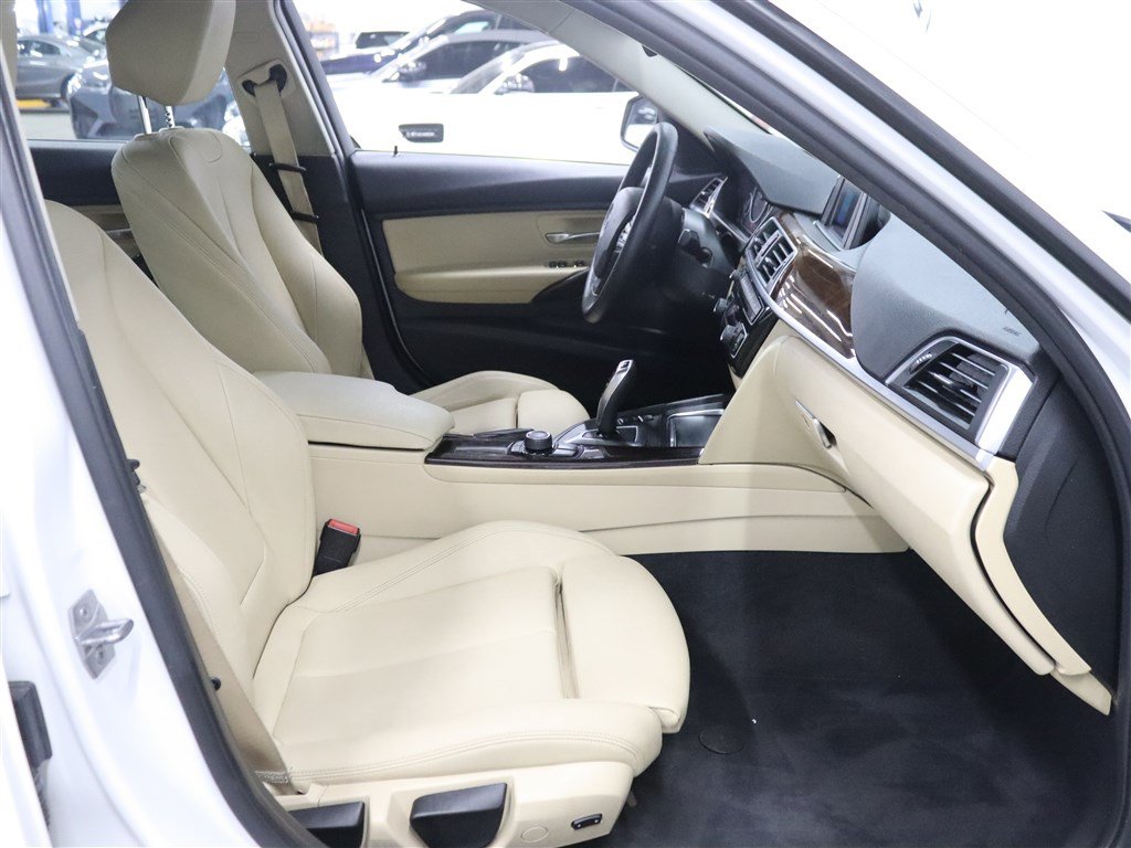 Used 2018 BMW 320i xDrive Sedan AWD/4WD image 20