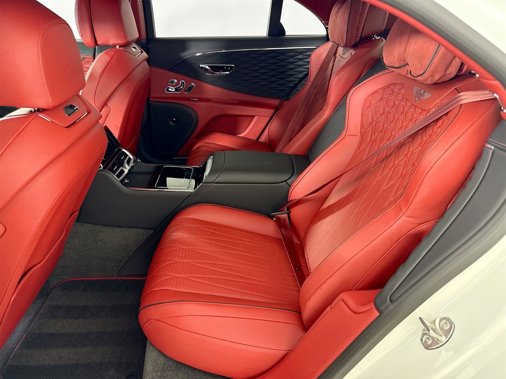 Used 2023 Bentley Flying Spur W12 image 18