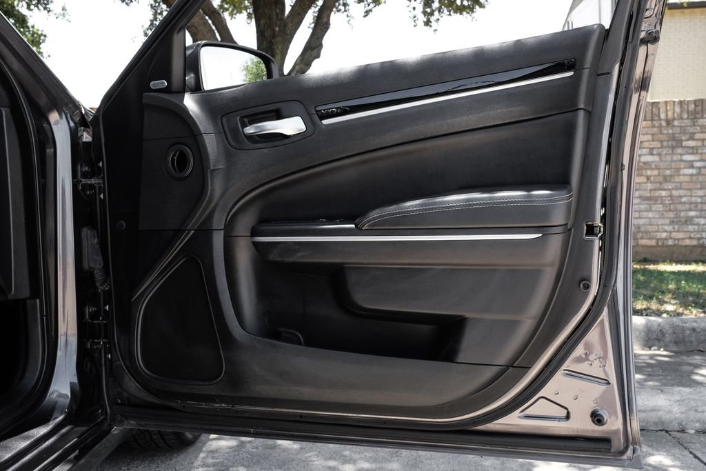 Used 2019 Chrysler 300 S RWD image 58
