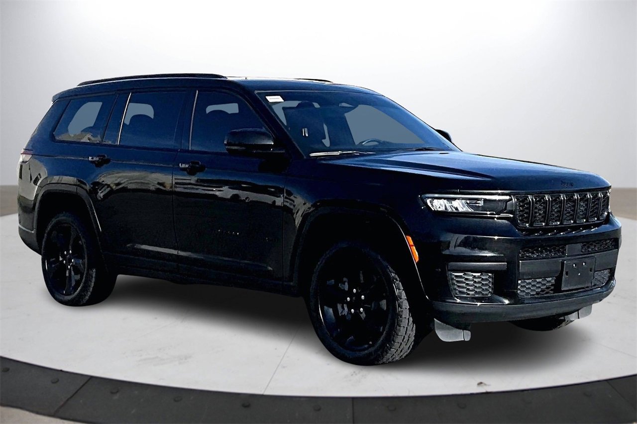 Used 2023 Jeep Grand Cherokee L Altitude image 2