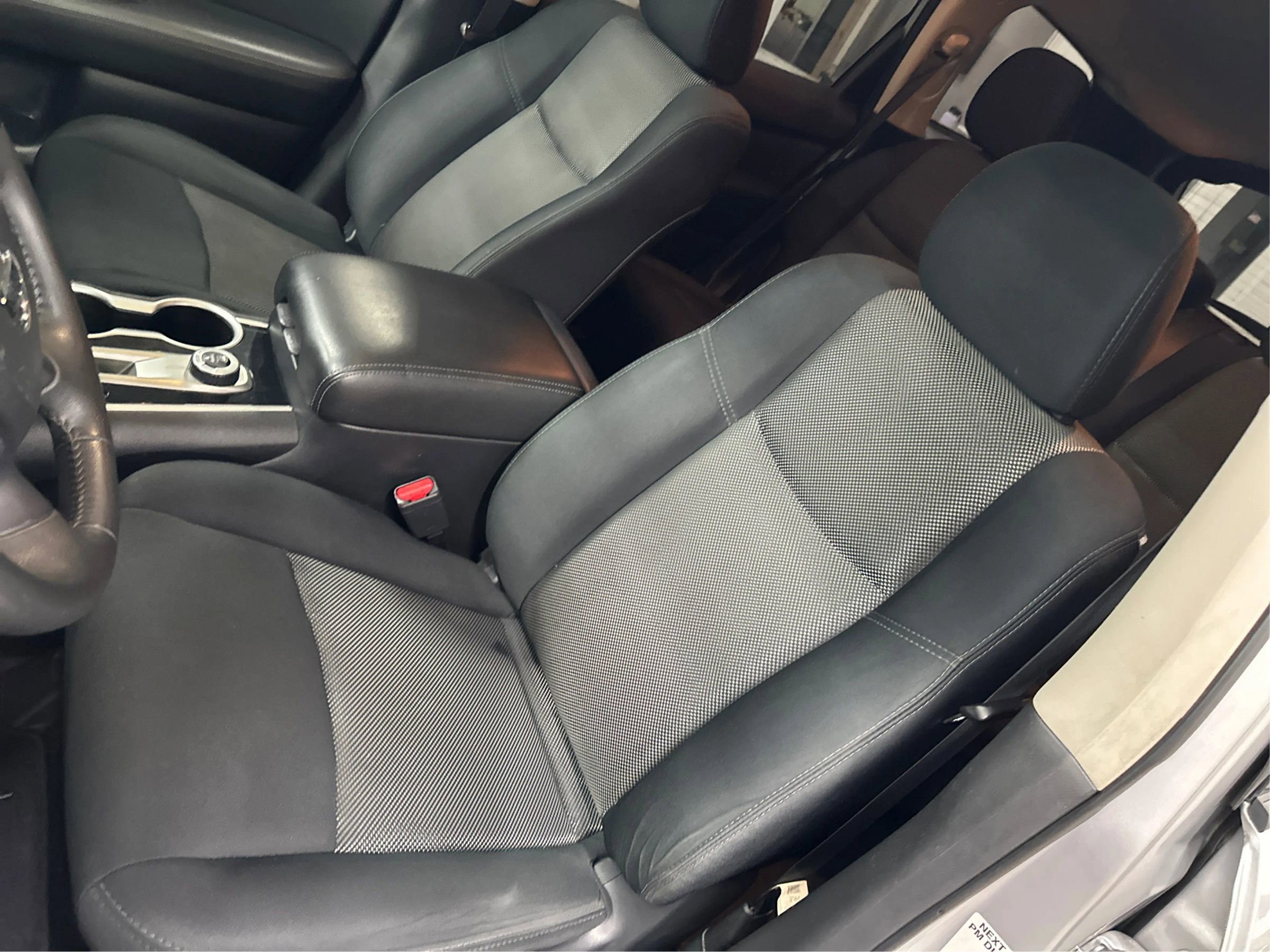 Used 2019 Nissan Pathfinder SV image 29