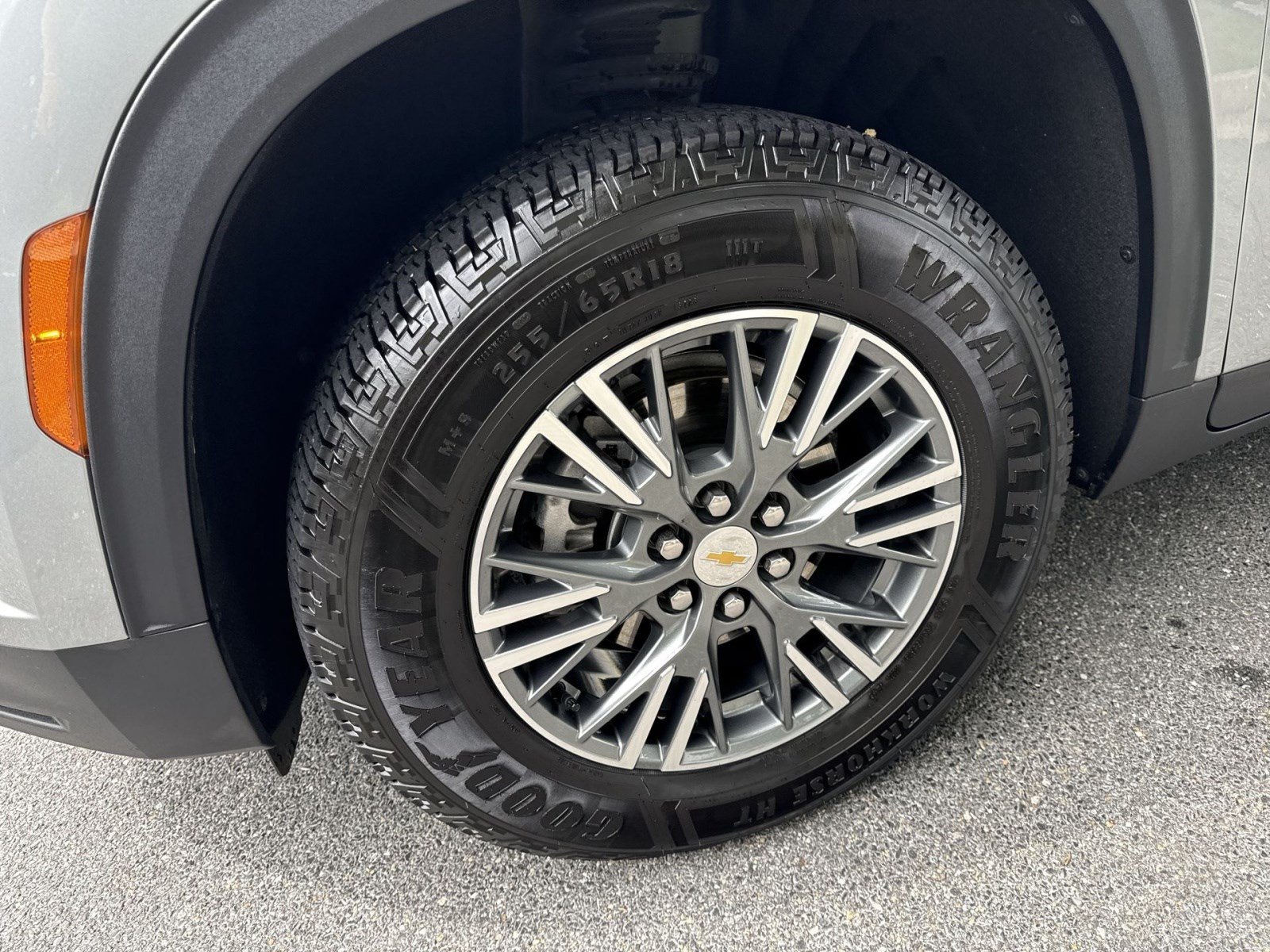 Used 2025 Chevrolet Traverse LT AWD/4WD image 12