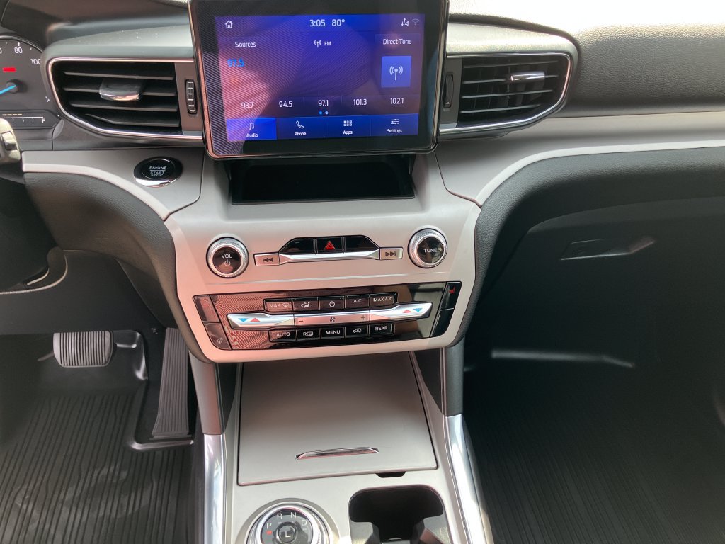 Used 2023 Ford Explorer XLT w/ Equipment Group 202A AWD/4WD image 13