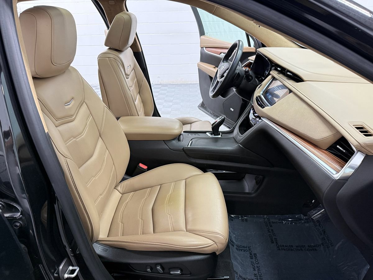 Used 2018 Cadillac XT5 Platinum w/ Driver Assist Package AWD/4WD image 15