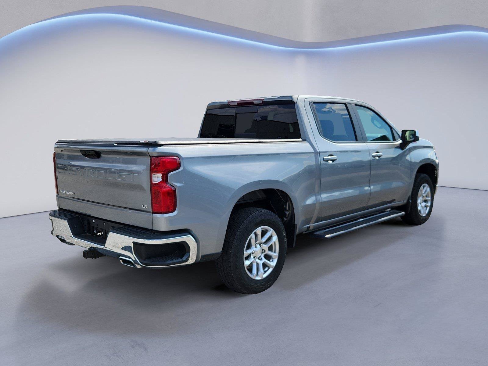 Used 2023 Chevrolet Silverado 1500 LT w/ Z71 Off-Road Package AWD/4WD image 3