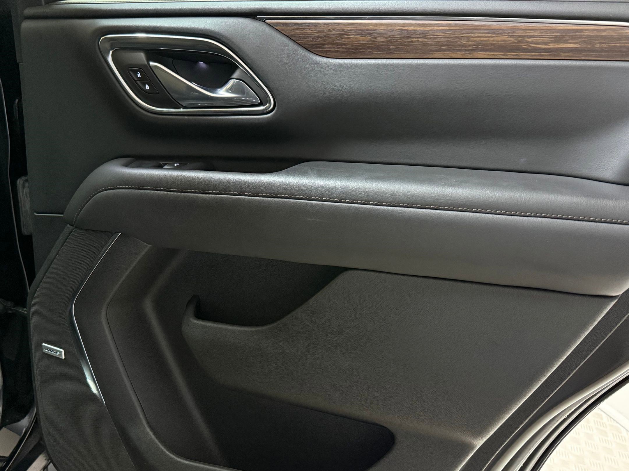 Used 2023 Chevrolet Tahoe High Country w/ Premium Package 2 AWD/4WD image 45