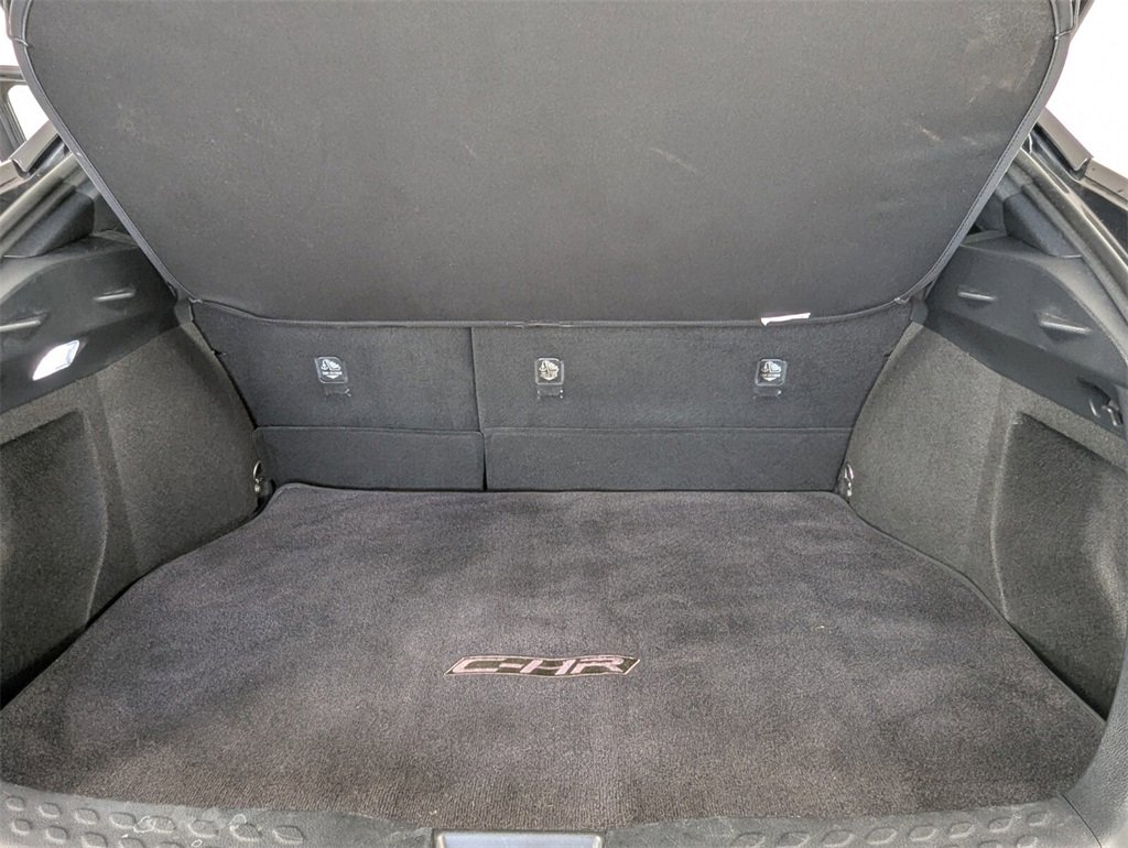 Used 2021 Toyota C-HR LE image 23