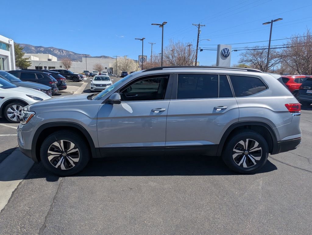 Used 2025 Volkswagen Atlas SE image 8