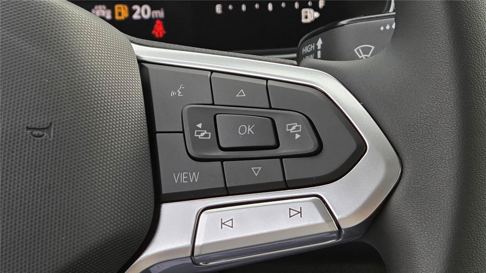 New 2026 Volkswagen Jetta SE FWD image 18