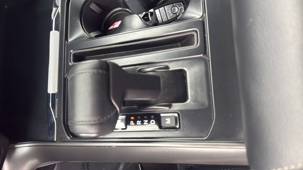Used 2025 Ford F150 Lariat AWD/4WD image 14