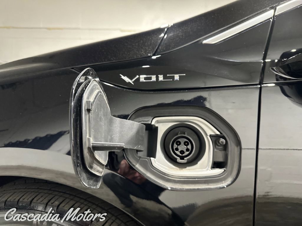 Used 2017 Chevrolet Volt LT w/ Comfort Package FWD image 37