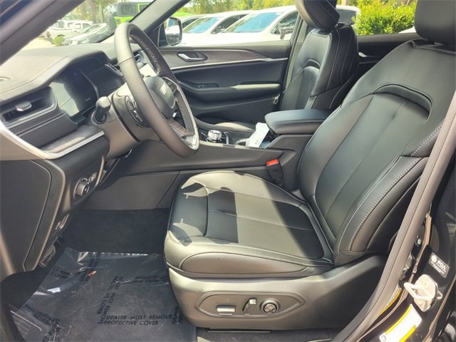 New 2025 Jeep Grand Cherokee Limited w/ Trailer Tow Package image 4