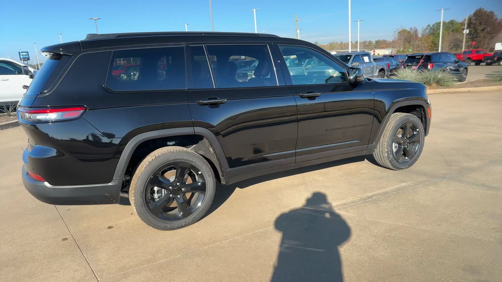 New 2025 Jeep Grand Cherokee L Altitude RWD image 9