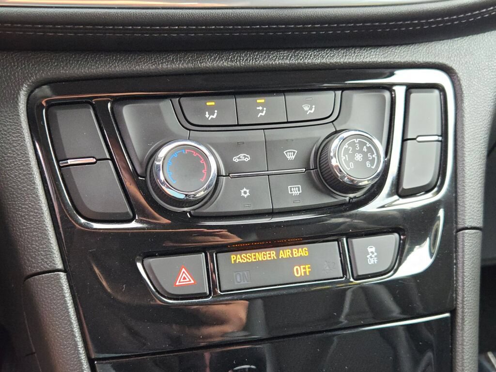 Certified 2019 Buick Encore Preferred FWD image 31