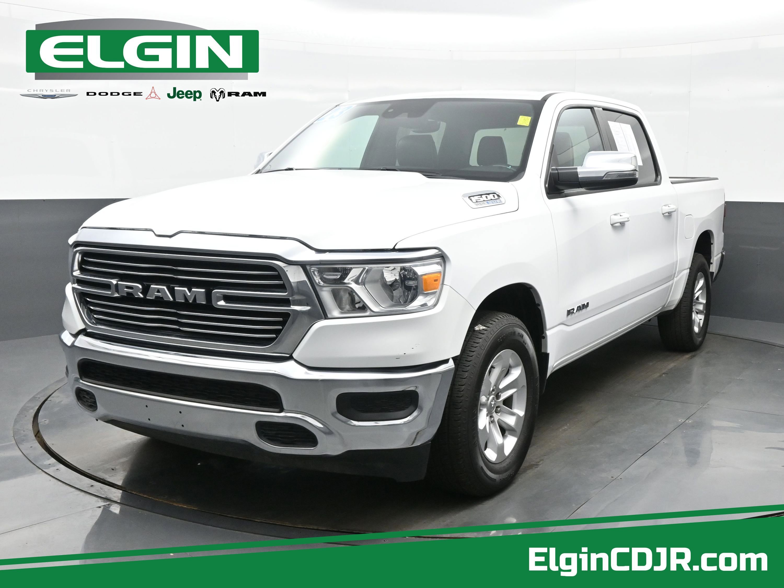 Used 2023 RAM 1500 Laramie AWD/4WD image 1