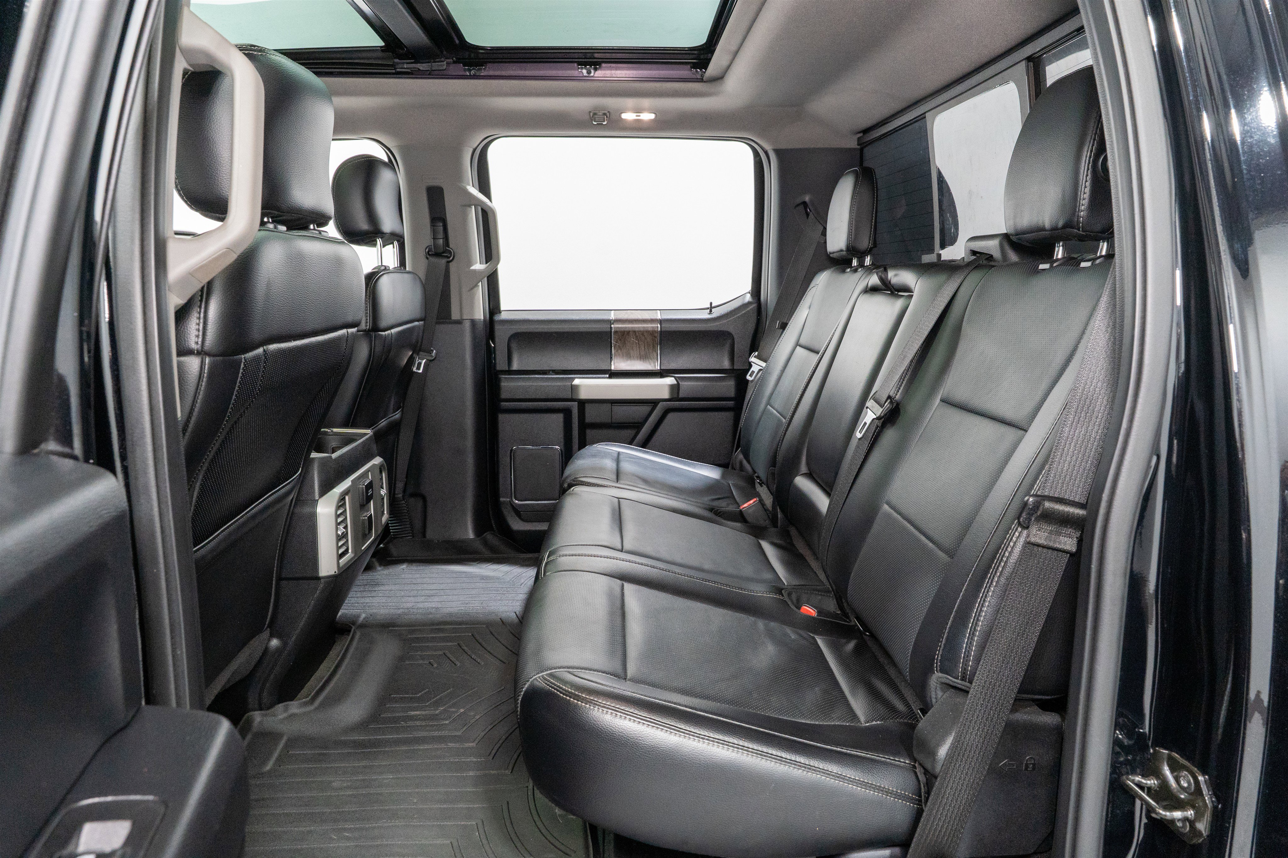 Used 2017 Ford F250 Lariat w/ Lariat Ultimate Package AWD/4WD image 36