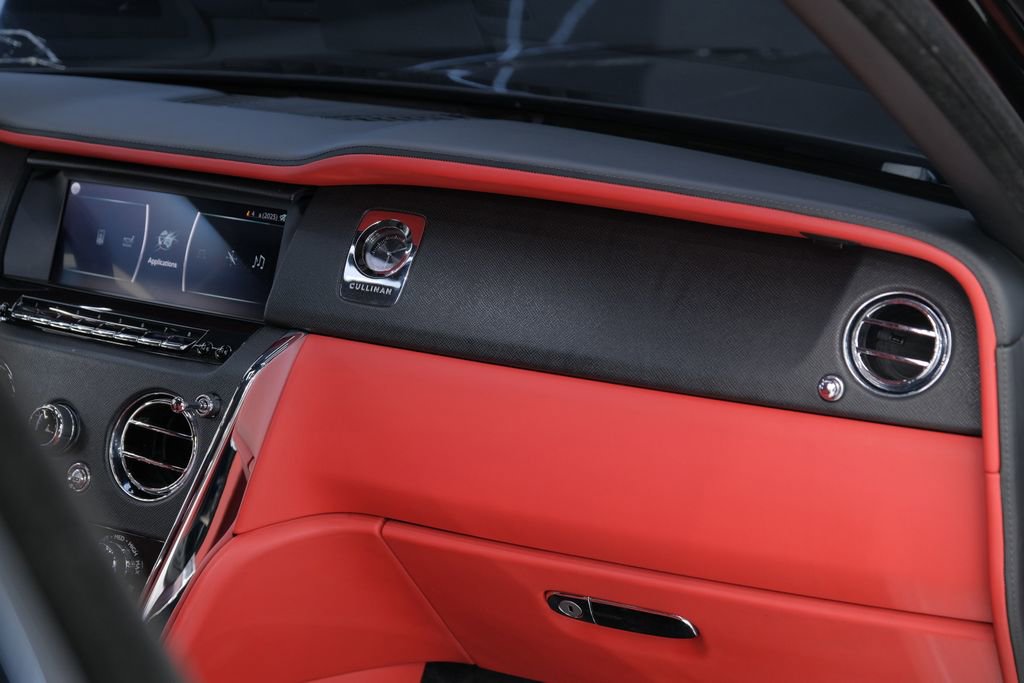 Used 2019 Rolls-Royce Cullinan AWD/4WD image 30