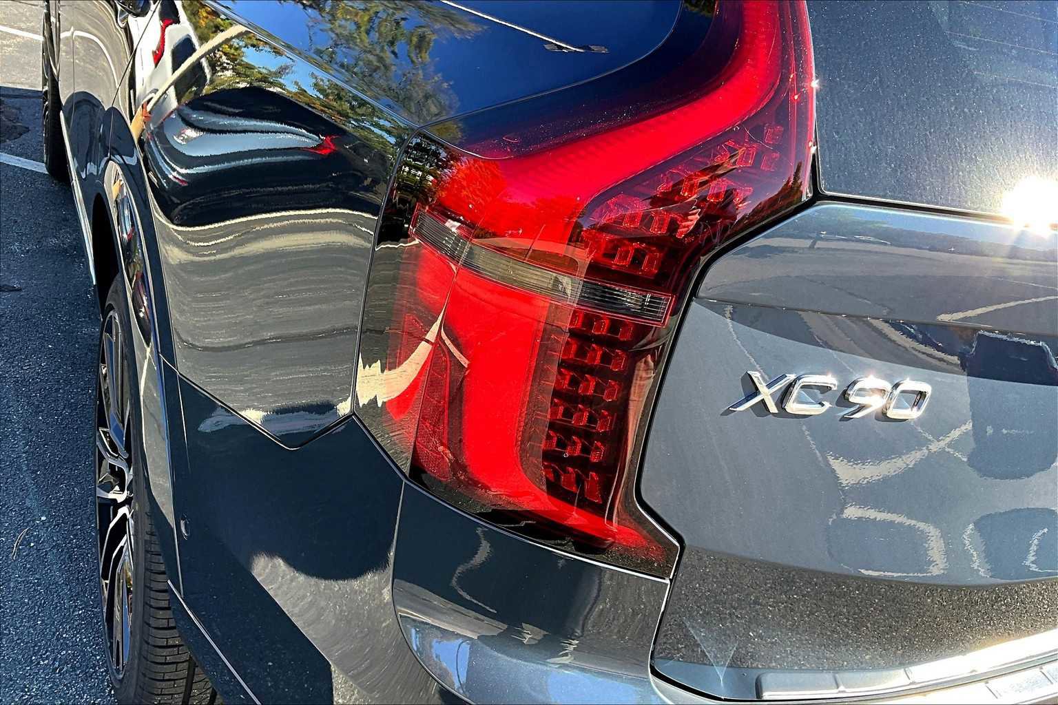 New 2026 Volvo XC90 B6 Plus w/ Protection Package Premier AWD/4WD image 5