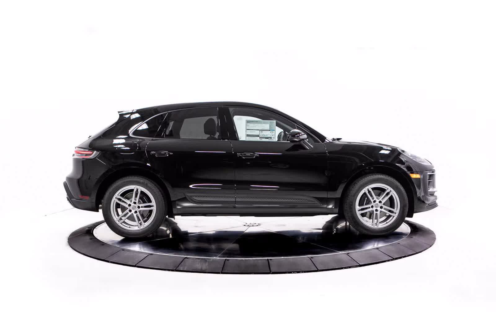 Used 2026 Porsche Macan AWD/4WD image 8