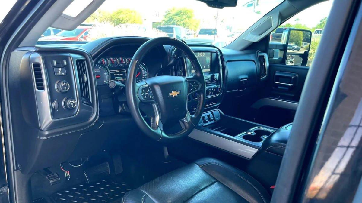 Used 2015 Chevrolet Silverado 2500 LTZ w/ Duramax Plus Package AWD/4WD image 46
