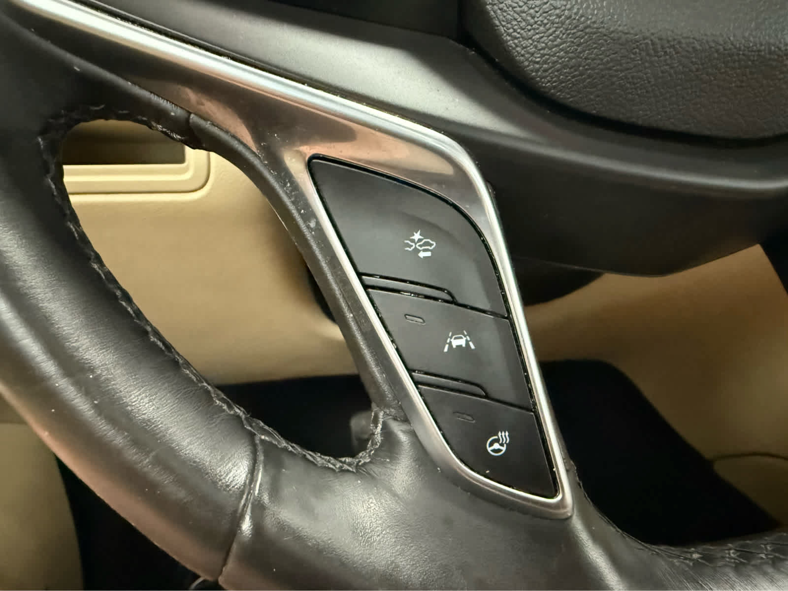 Used 2018 Cadillac XT5 Premium Luxury AWD/4WD image 17