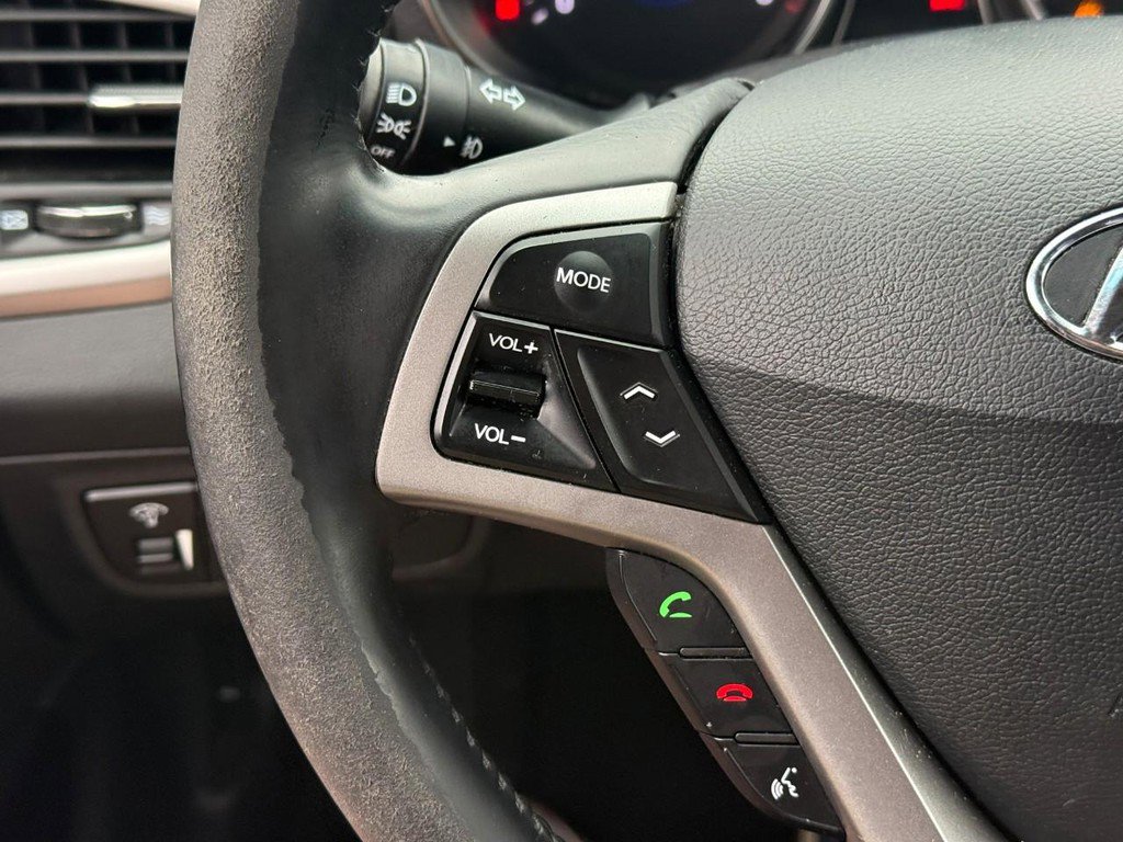 Used 2013 Hyundai Veloster RE:MIX Edition image 16