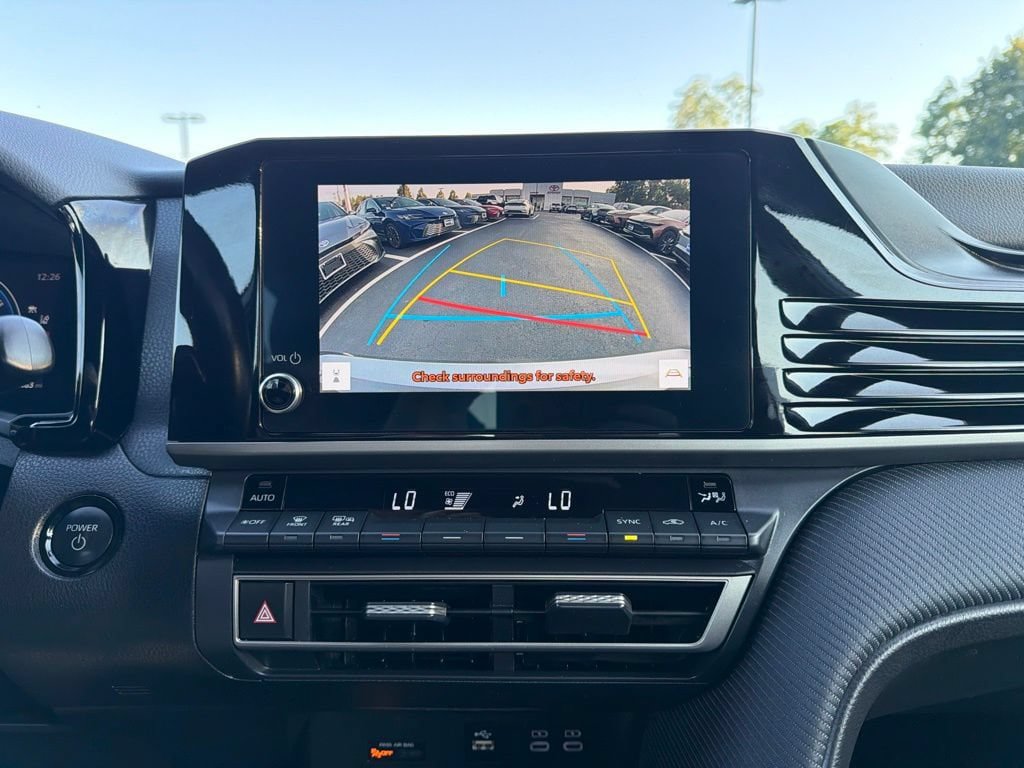 Used 2025 Toyota Camry SE FWD image 32