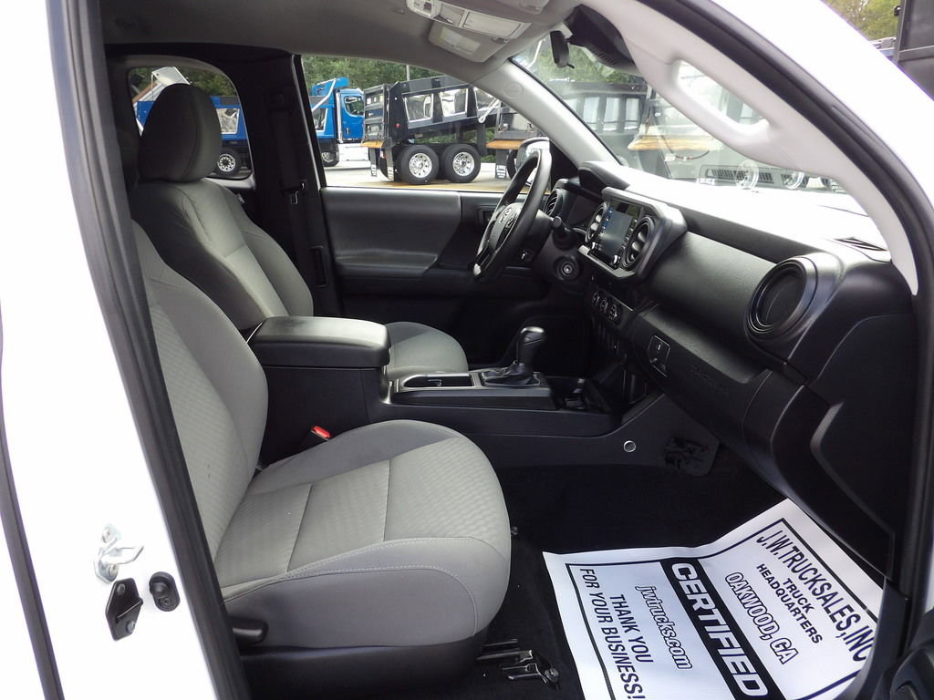 Used 2022 Toyota Tacoma SR image 36