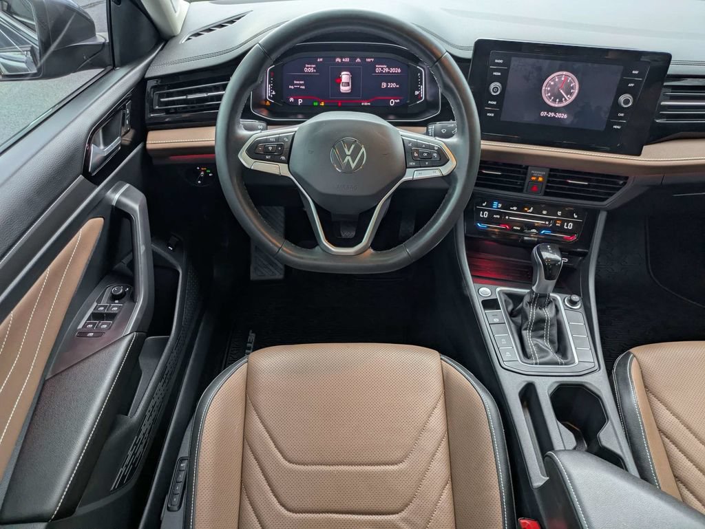 Certified 2025 Volkswagen Jetta SEL FWD image 15