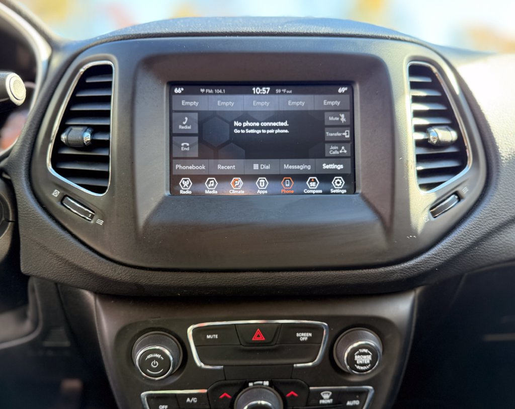 Used 2019 Jeep Compass Latitude w/ Popular Equipment Group AWD/4WD image 11