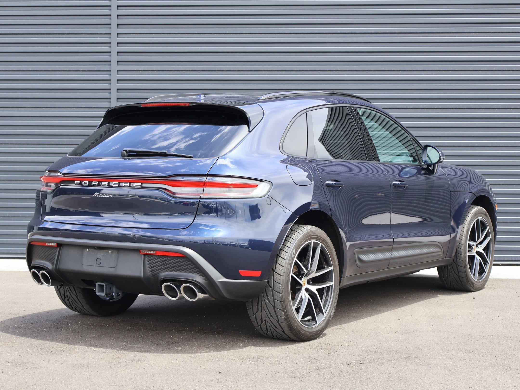 Used 2023 Porsche Macan AWD/4WD image 9