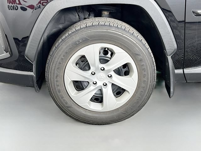 Used 2022 Toyota RAV4 LE AWD/4WD image 11