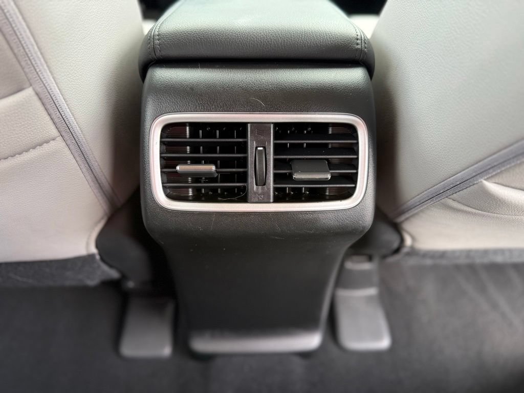 Used 2015 Honda CR-V Touring image 31