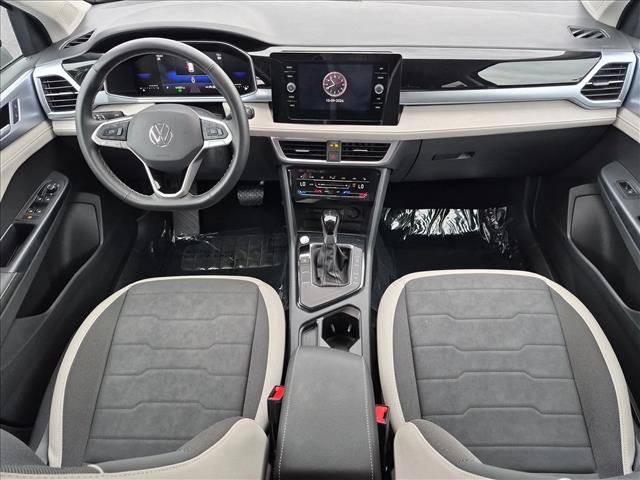 Used 2025 Volkswagen Taos SE FWD image 18
