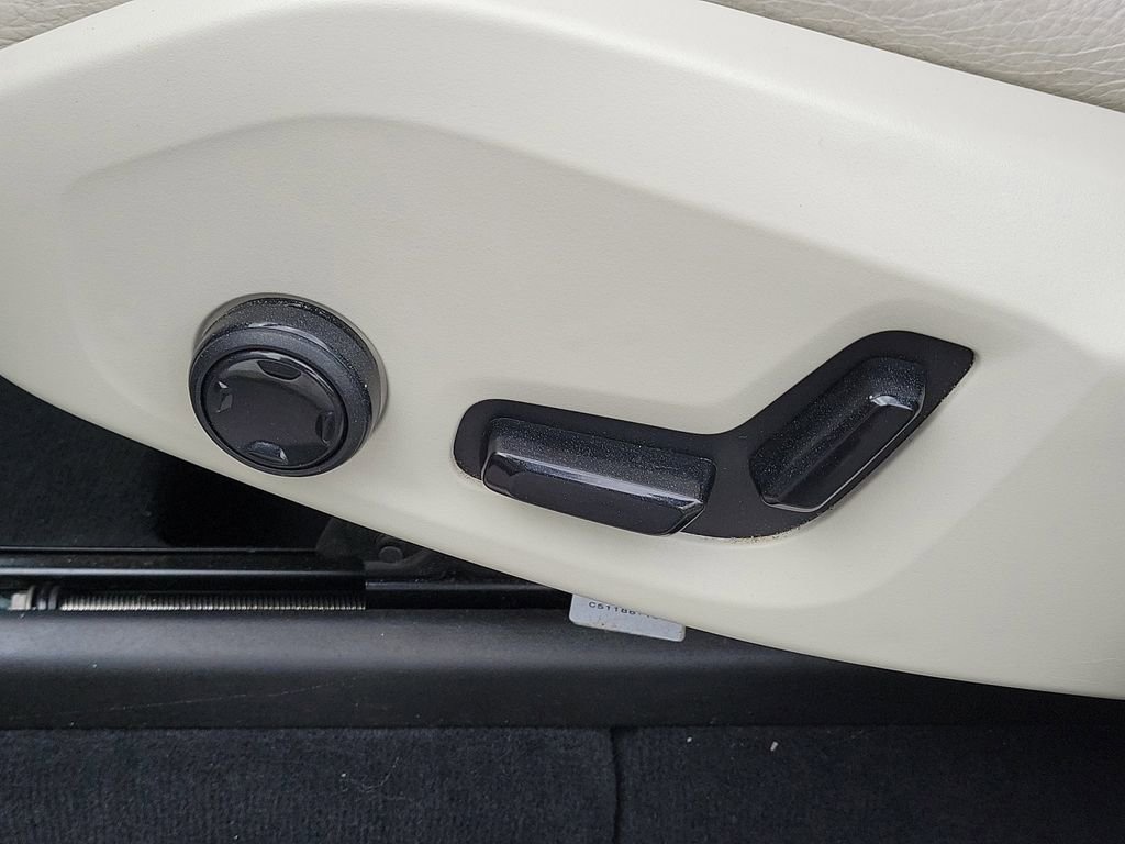 Used 2018 Volvo XC60 T5 Inscription w/ Convenience Package image 21