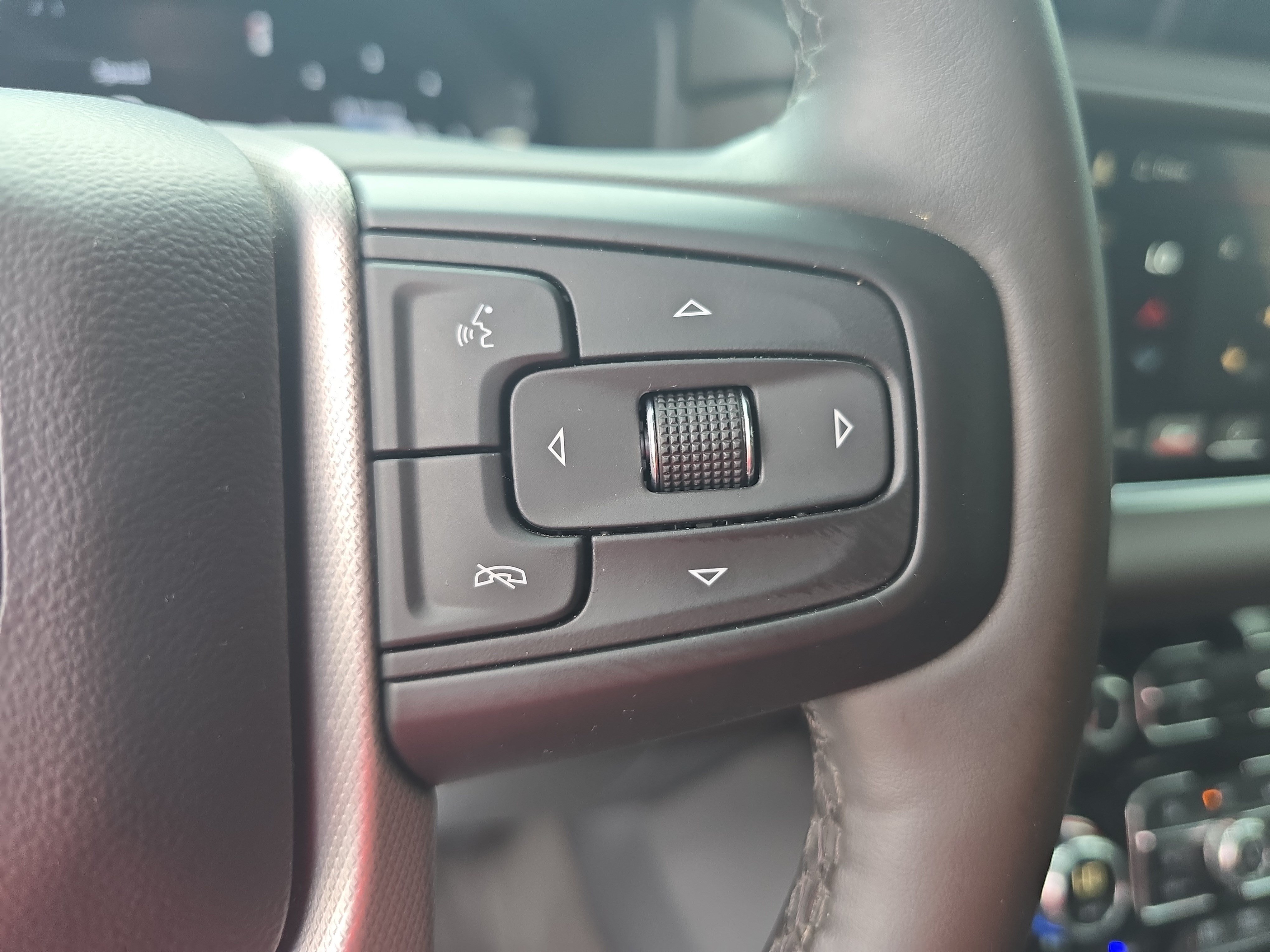 Used 2023 GMC Yukon Denali AWD/4WD image 19