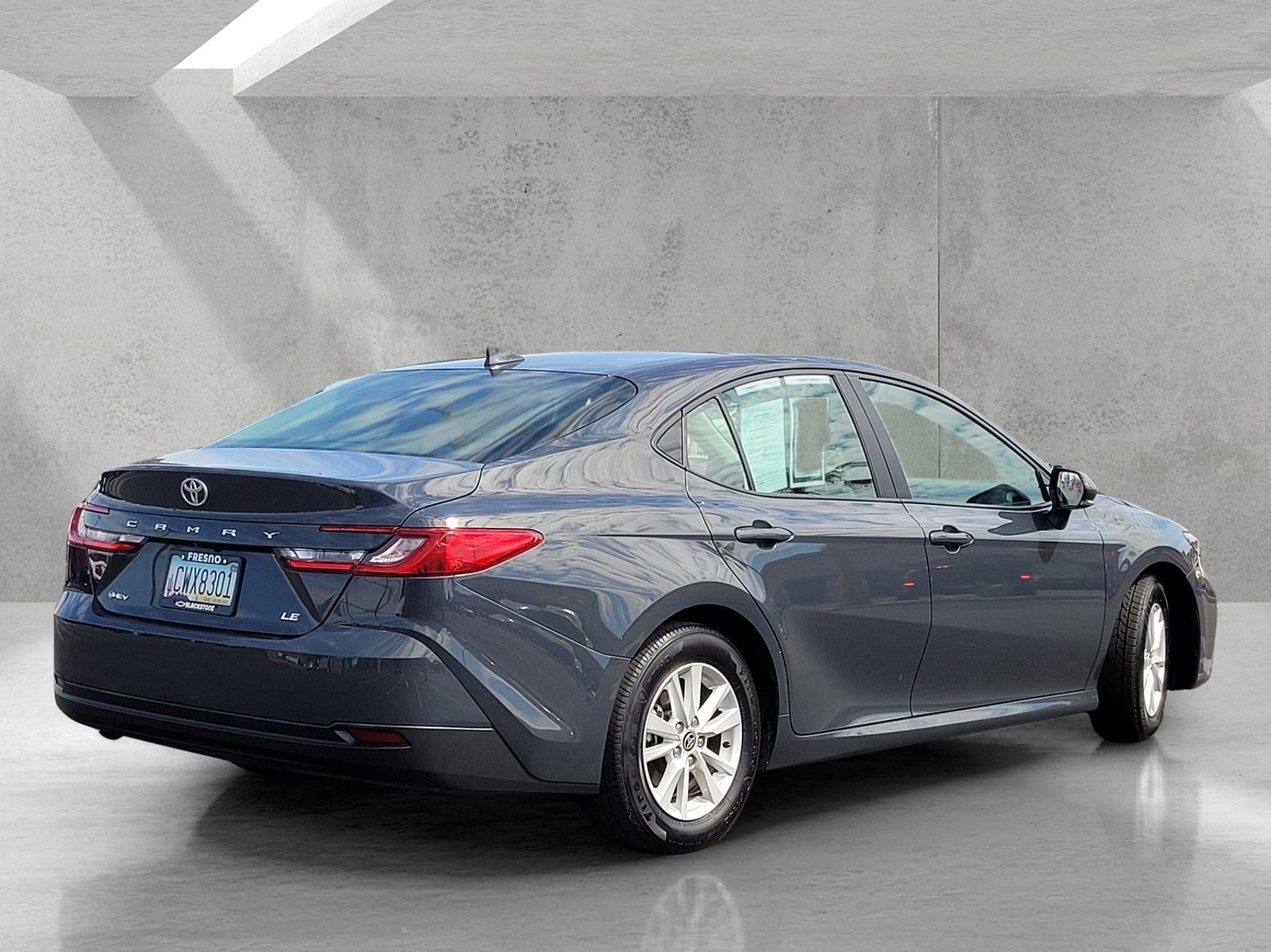 Used 2025 Toyota Camry LE image 4