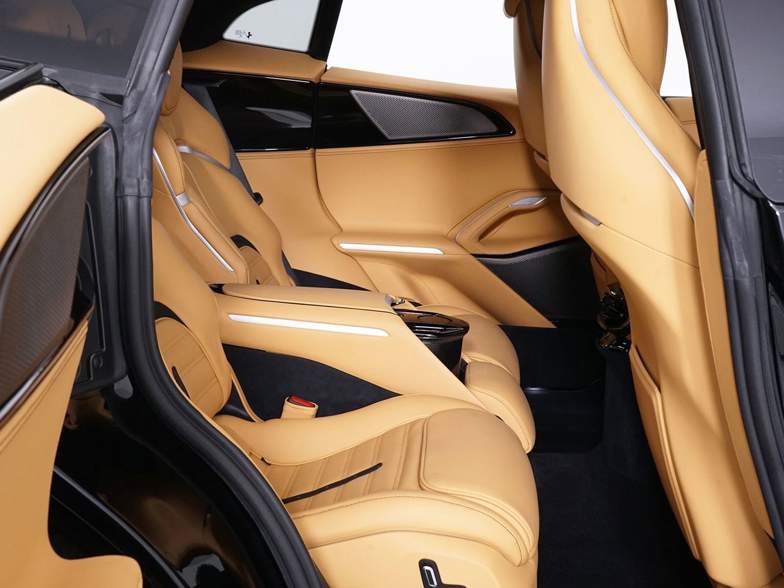 Used 2024 Ferrari Purosangue image 33