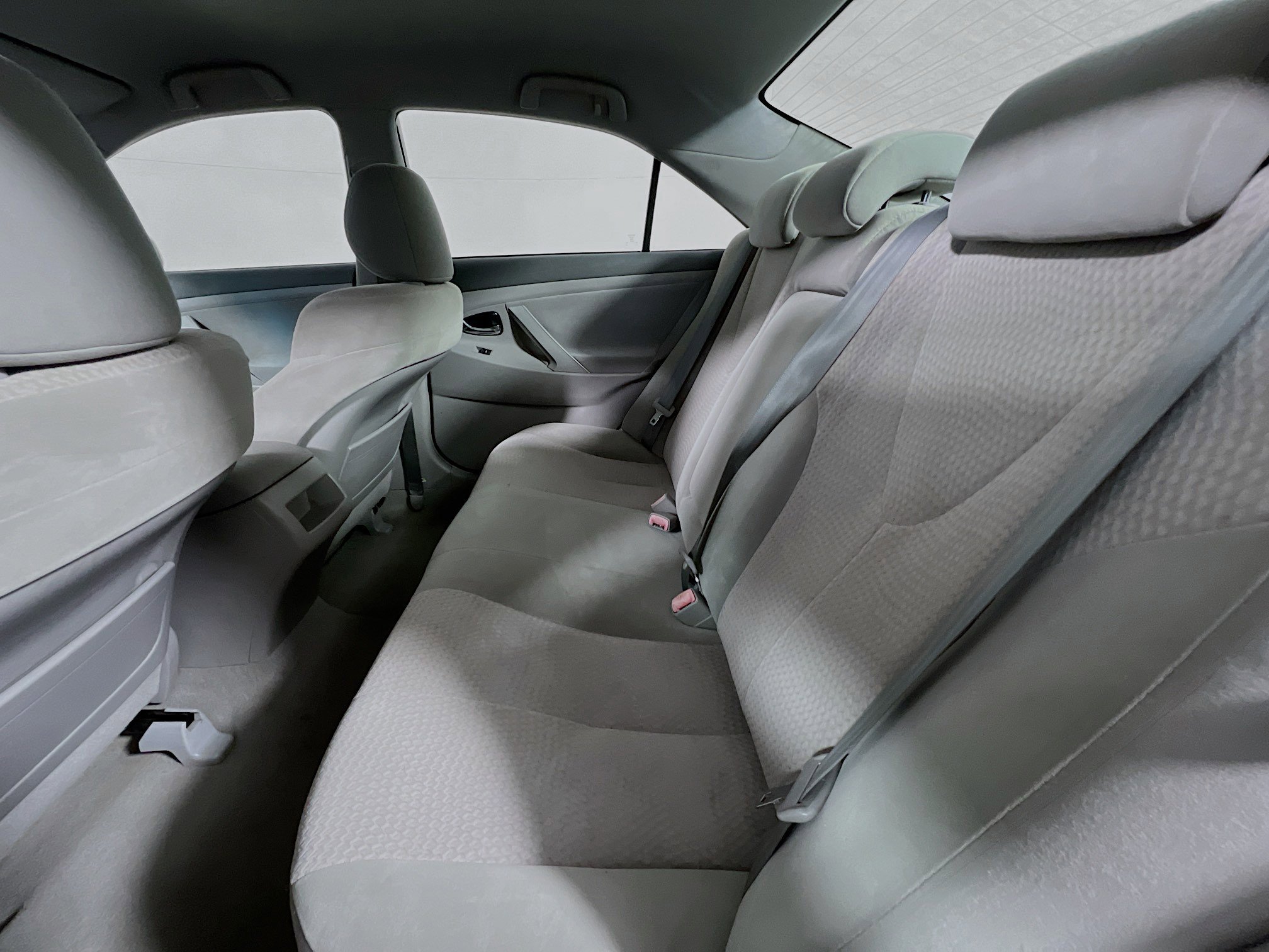 Used 2011 Toyota Camry LE image 27