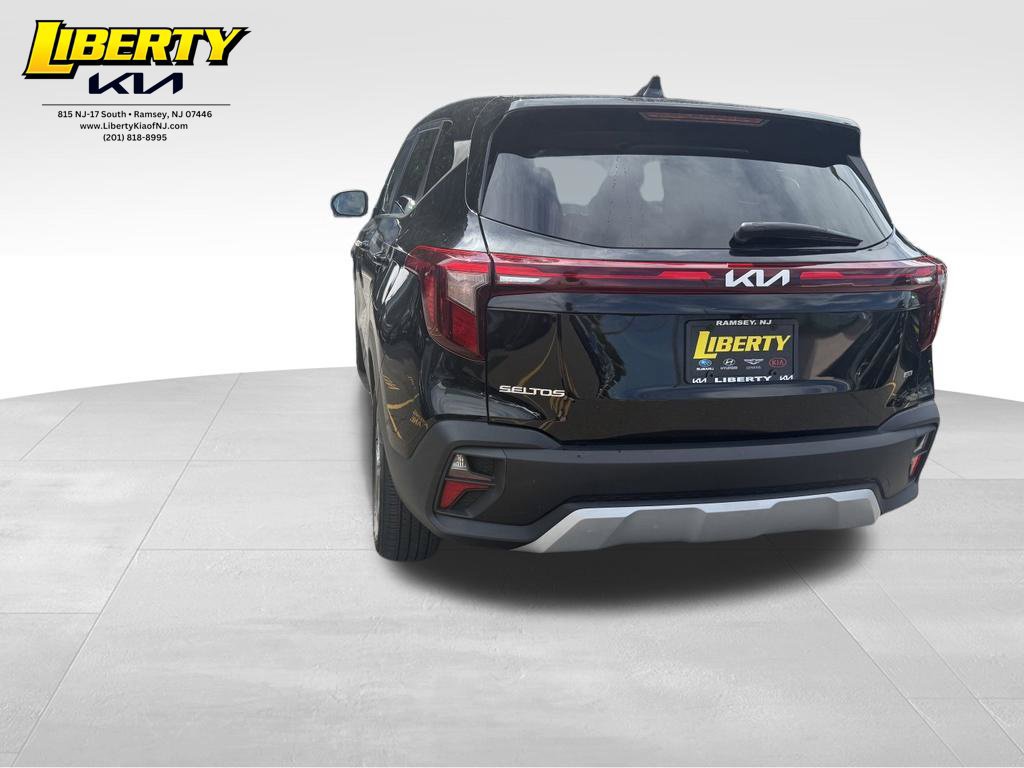Used 2024 Kia Seltos LX AWD/4WD image 4