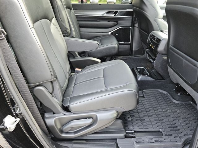 New 2026 Jeep Grand Wagoneer Limited AWD/4WD image 14
